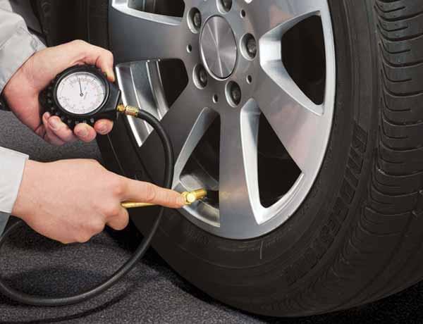 Avez-vous contrôlé la pression de vos pneus ?